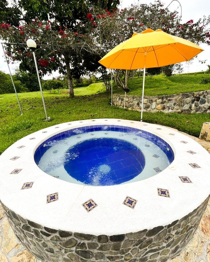 Hotel Campestre Los Mangos Quimbaya Exterior photo